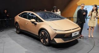 Hyundai เปิดตัว Ioniq V ใหม่! EV ดีไซน์ล้ำ จอ 27 นิ้ว ชาร์จไว 800V บุกจีนเต็มตัว