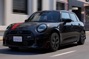 MINI เปิดตัว Cooper S 4-Door Red Line Edition หล่อจัด