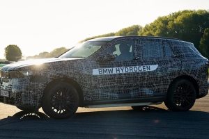 BMW iX5 Hydrogen โผล่แล้ว! วิ่งไกล 750 กม. เติม 5 นาที เริ่มผลิตจริงในปี 2028