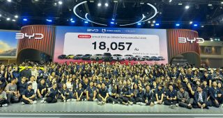 REVER ฟอร์มโหด! กวาดยอด BYD + DENZA ทะลุ 18,057 คัน ใน Motor Show 2026