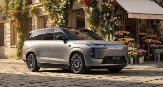 Denza N8L รถ SUV หรูไซซ์ยักษ์ แบต 75 kWh วิ่งไฟฟ้า 430 กม. เปิดพรีเซลในจีนเริ่ม 1,640,000.-
