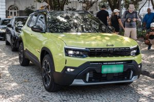 Jeep Avenger รุ่นปรับโฉมปี 2026! โชว์ตัวแล้ว มาพร้อมกระจังหน้าเรืองแสง lluminated Grille