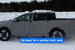 Ford ปล่อยภาพทีเซอร์แรกของ "รถกระบะไฟฟ้าขนาดเล็ก" ราคาเริ่มต้นราว 30,000 ดอลลาร์ หรือประมาณ 978,000 บาท ก่อนเปิดตัวจริงปีหน้า!