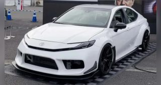 Toyota เล่นใหญ่! เปิดตัว Camry สุดโหด 700 แรงม้า ใส่เครื่องยนต์ 2 ตัว รวม 7 สูบ ขับเคลื่อน 4 ล้อ