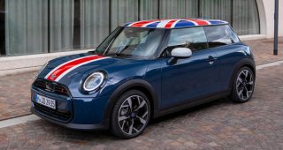 MINI เปิดตัว Cooper Heritage Edition และ Oxford Edition รุ่นพิเศษ ฉลองความเป็นอังกฤษเต็มพิกัด พร้อมดีไซน์ Union Jack รอบคัน