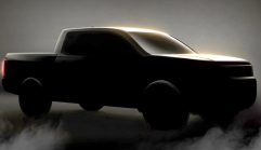 “ปล่อยทีเซอร์แรก! Next-Gen “Honda Ridgeline” ปรับลุคใหม่ เหลี่ยมดุ สไตล์กระบะพันธุ์แท้”