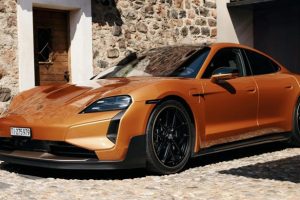 "เปิดตัว Porsche Taycan Turbo GT คันเดียวในโลก! แผนกพิเศษ Sonderwunsch จัดสีทอง Nordic Gold"