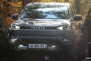 Toyota ยืนยัน! ยังไม่รีบทำ Toyota Hilux PHEV ชี้เทคโนโลยียังไม่พร้อมสำหรับรถกระบะบรรทุกหนัก
