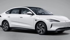 Volkswagen เปิดภาพ Jetta M6 รถยนต์ไฟฟ้าราคาประหยัด ดีไซน์ชวนให้นึกถึง Tesla Model 3 เตรียมบุกตลาดจีน