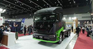 ลุยงาน TILOG 2026! BYD และ RÊVER ขนทัพรถบรรทุกไฟฟ้า T35 และ Q3 ยกระดับโลจิสติกส์ไทย