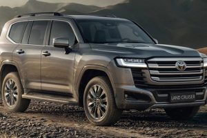 ยกเลิกเครื่องเบนซิน V6! Toyota Land Cruiser 300 ใหม่ เสริมขุมพลังไฮบริด 457 แรงม้า