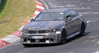 ปรับโฉมใหม่! BMW M5 ดีไซน์ Neue Klasse วิ่งทดสอบที่สนามแข่ง Nürburgring