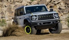 สายลุยแต่งโหด! Ford Bronco RTR ยัดดีเทลสีเขียว Hyper Lime สุดจี๊ด เริ่ม 1,700,000.- สายลุยแต่งโหด! Ford Bronco RTR ยัดดีเทลสีเขียว Hyper Lime สุดจี๊ด เริ่ม 1,700,000.-