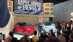 Smart #2 เปิดตัวระดับโลก รถ EV จิ๋ว 2 ที่นั่ง แบต 35.8kWh วิ่งไกล 290 กม. พร้อมรุ่น Couture Edition Smart #2 เปิดตัวระดับโลก รถ EV จิ๋ว 2 ที่นั่ง แบต 35.8kWh วิ่งไกล 290 กม. พร้อมรุ่น Couture Edition