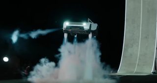 แรงทะลุมิติ! Tesla Roadster อัตราเร่ง 0-100 กม./ชม. ใน 0.81 วินาที คุยโตบินได้